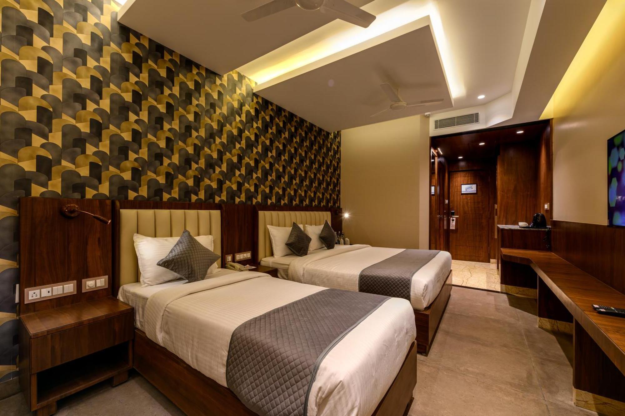 Sundex Hotel Thanjavur ภายนอก รูปภาพ