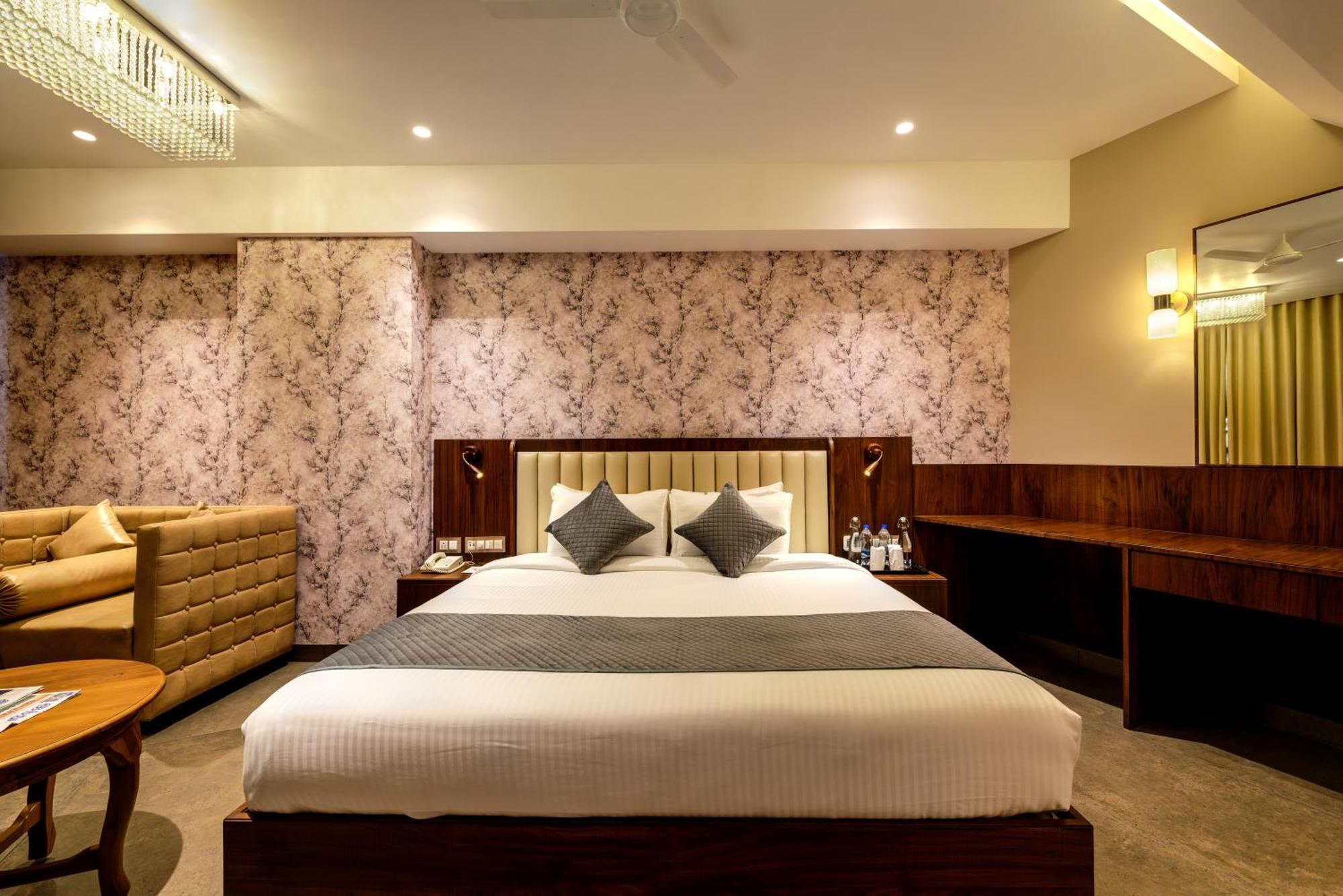 Sundex Hotel Thanjavur ภายนอก รูปภาพ